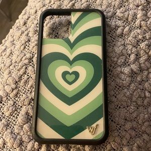 Wildflower Green Heart iPhone 11 pro Case